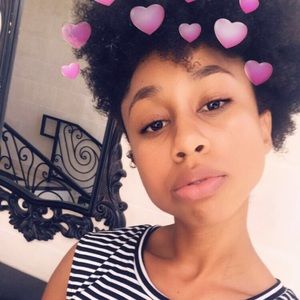 Meet your Posher, Holly